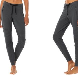 Alo Yoga Urban Moto Sweatpants Anthracite